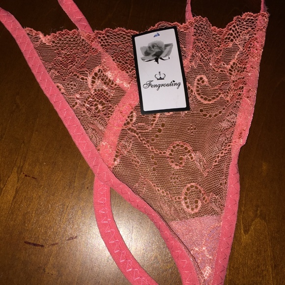 THONG LACEY AND SEXY SIZE SMALL TO MEDIUM THONGS - Picture 7 of 8